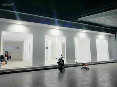 Pham Hung Street, Vietnam Pham Hung Street, Vietnam