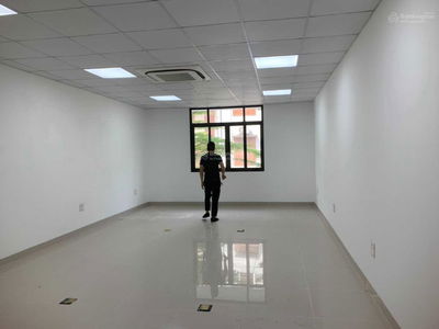 Xuan La Street, Vietnam Xuan La Street, Vietnam