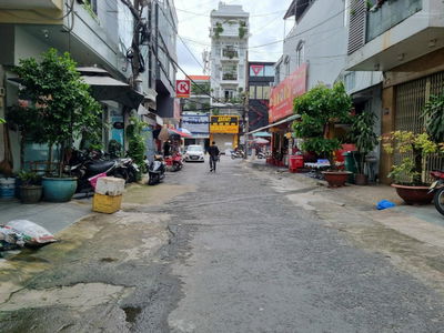Hoang Hoa Tham Street, Vietnam Hoang Hoa Tham Street, Vietnam