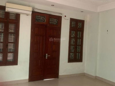 Hung Thinh Street, Vietnam Hung Thinh Street, Vietnam