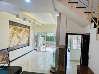 Phan Dang Luu Street, Vietnam  Phan Dang Luu Street, Vietnam