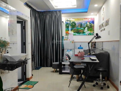 Le Duc Tho Street, Vietnam Le Duc Tho Street, Vietnam