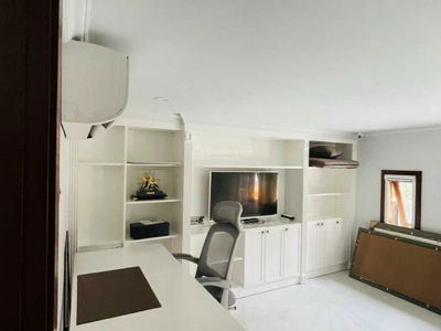 Nguyen Ba Huan Street, Vietnam Nguyen Ba Huan Street, Vietnam