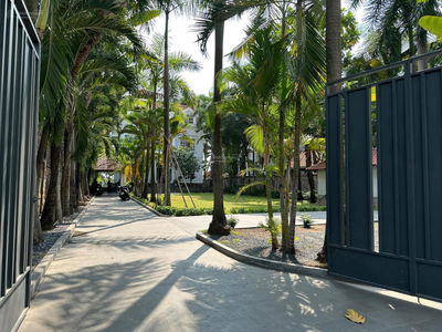 Nguyen Van Huong Street, Vietnam Nguyen Van Huong Street, Vietnam