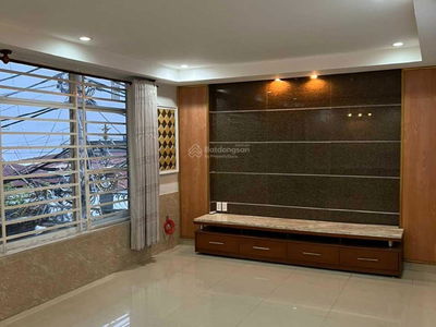 Le Van Luong Street, Vietnam Le Van Luong Street, Vietnam