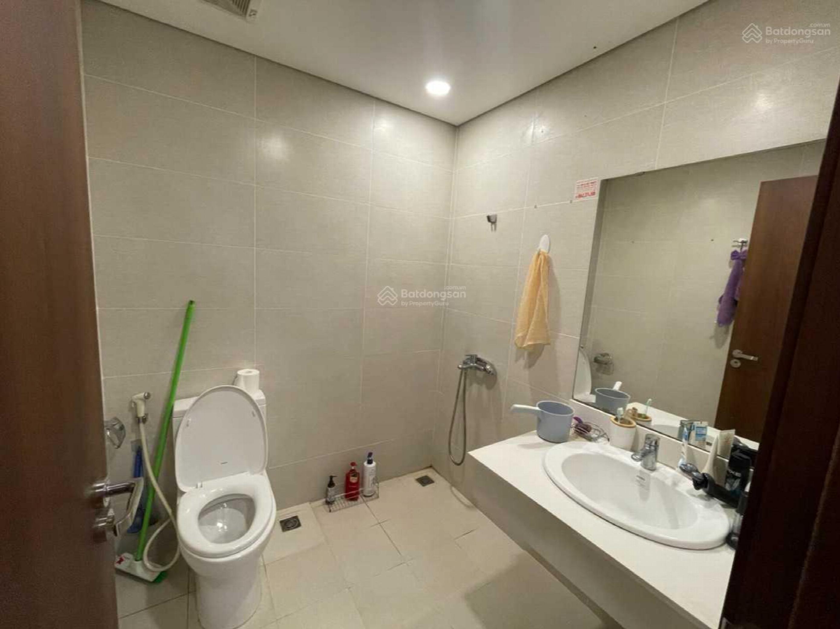 Nguyen Hong Street, Vietnam Nguyen Hong Street, Vietnam