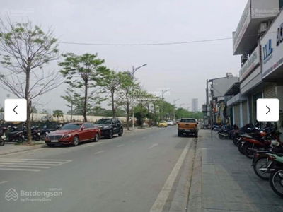 Le Quang Dao Street, Vietnam Le Quang Dao Street, Vietnam