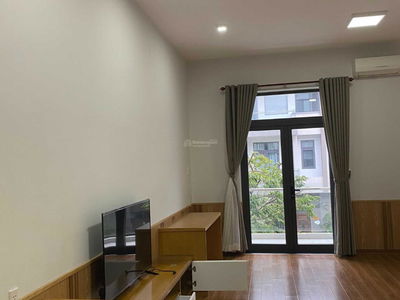 Nguyen Tat Thanh Street, Vietnam  Nguyen Tat Thanh Street, Vietnam