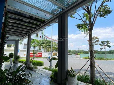 Dai Quang Minh Sala, Vietnam Dai Quang Minh Sala, Vietnam