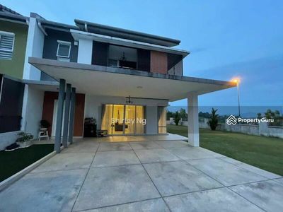 Terrace house at Seremban, Thailand Terrace house at Seremban, Thailand