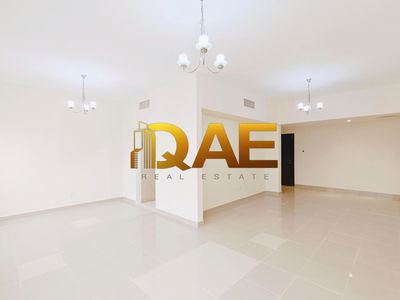 Al Khail Gate, United Arab Emirates  Al Khail Gate, United Arab Emirates