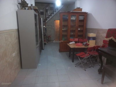 Nguyen Van Cu Street, Vietnam  Nguyen Van Cu Street, Vietnam