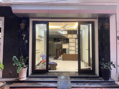 Hoang Cau Street, Vietnam Hoang Cau Street, Vietnam