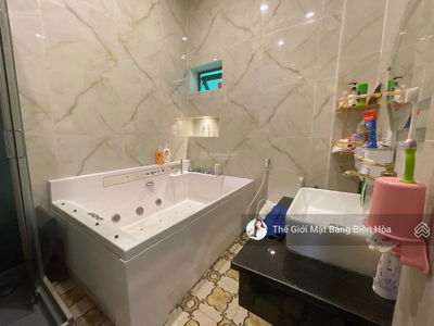 Nguyen Thanh Phuong Street, Vietnam Nguyen Thanh Phuong Street, Vietnam