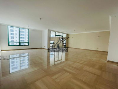 Cornich Al Khalidiya