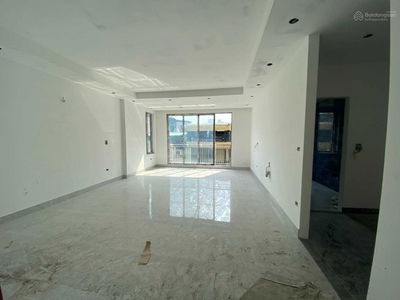 Le Duc Tho Street, Vietnam Le Duc Tho Street, Vietnam