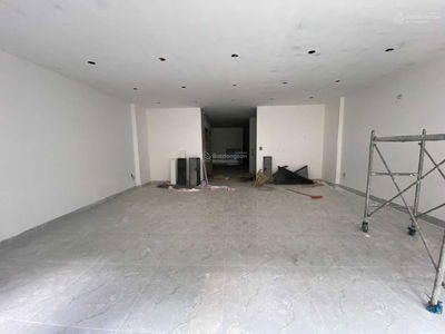 Le Duc Tho Street, Vietnam Le Duc Tho Street, Vietnam