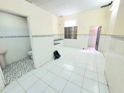 Pham Hung Street, Vietnam Pham Hung Street, Vietnam