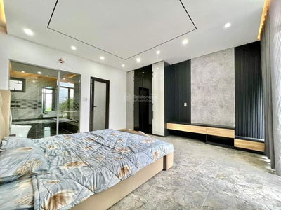 Hoang Hiep Street, Vietnam  Hoang Hiep Street, Vietnam