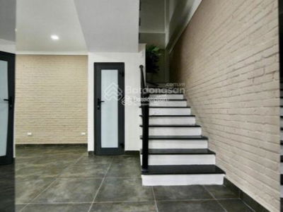 Nguyen Chi Thanh Street, Vietnam Nguyen Chi Thanh Street, Vietnam