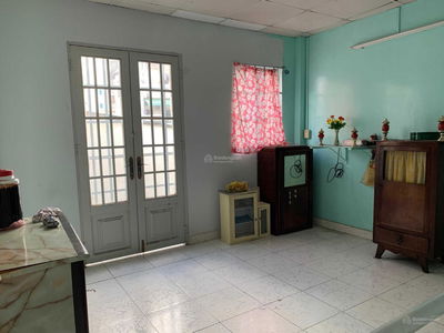 Le Thi Rieng Street, Vietnam Le Thi Rieng Street, Vietnam