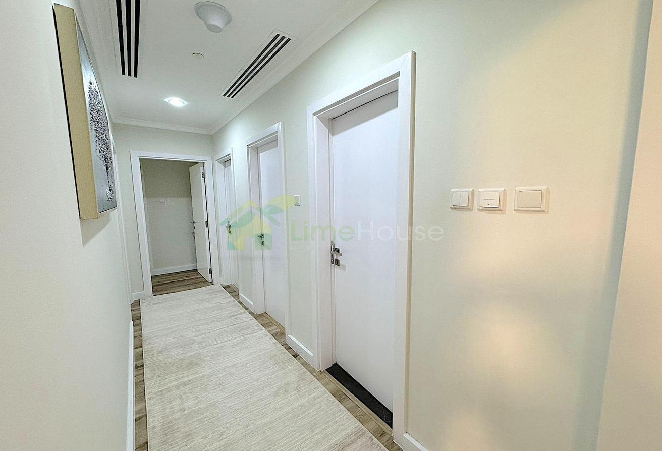 Marina Arcade Tower, United Arab Emirates Marina Arcade Tower, United Arab Emirates