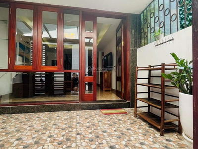 Lac Long Quan Street, Vietnam Lac Long Quan Street, Vietnam