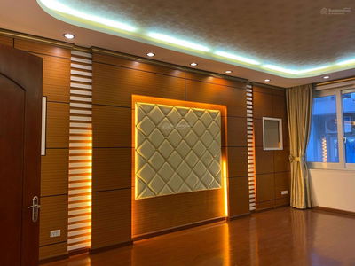 Lac Long Quan Street, Vietnam Lac Long Quan Street, Vietnam