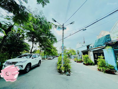 Le Van Luong Street, Vietnam  Le Van Luong Street, Vietnam