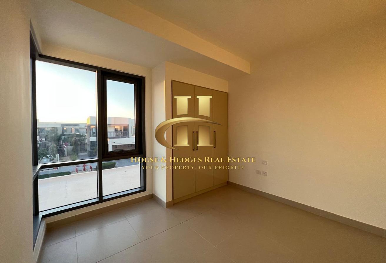 Maple 2, United Arab Emirates Maple 2, United Arab Emirates