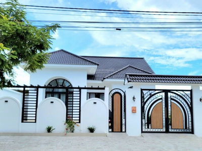 Nguyen Dinh Hoan Street, Vietnam  Nguyen Dinh Hoan Street, Vietnam