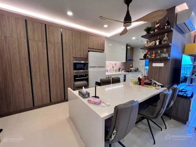 Sunrise City, Vietnam Sunrise City, Vietnam