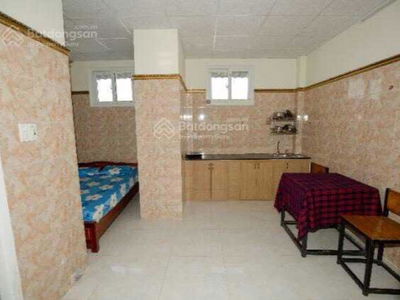 Dam Van Le Street, Vietnam Dam Van Le Street, Vietnam