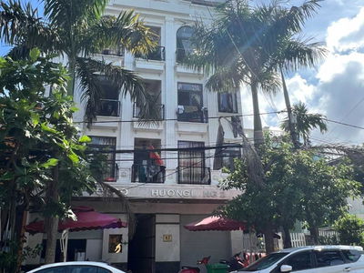 Dam Van Le Street, Vietnam Dam Van Le Street, Vietnam