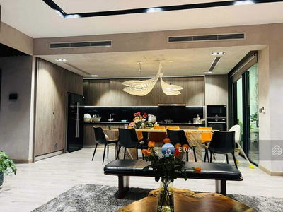 Kosmo Tay Ho, Vietnam Kosmo Tay Ho, Vietnam