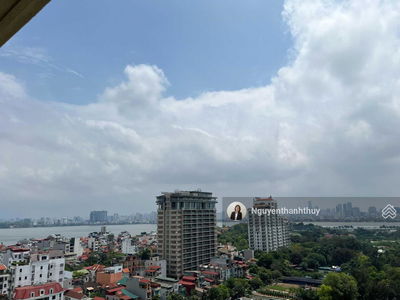 D'. Le Roi Soleil, Vietnam D'. Le Roi Soleil, Vietnam