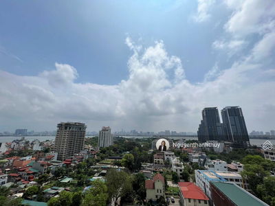 D'. Le Roi Soleil, Vietnam D'. Le Roi Soleil, Vietnam