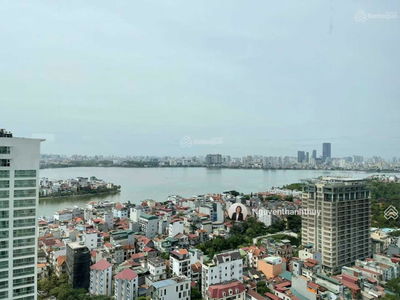 D'. Le Roi Soleil, Vietnam D'. Le Roi Soleil, Vietnam