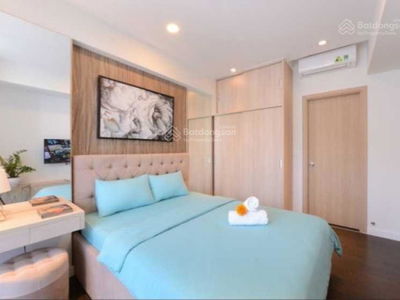 River Gate, Vietnam River Gate, Vietnam