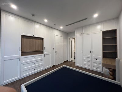 Rose Town, Vietnam Rose Town, Vietnam