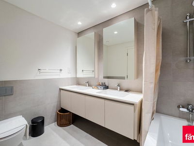 Breeze, United Arab Emirates  Breeze, United Arab Emirates