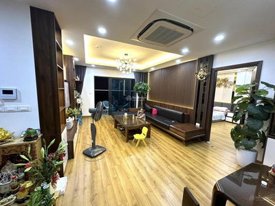 Lac Hong Westlake, Vietnam Lac Hong Westlake, Vietnam