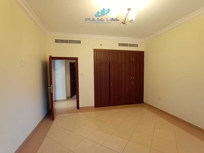 Art 8, United Arab Emirates  Art 8, United Arab Emirates