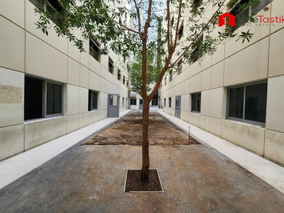 Phase 2, United Arab Emirates  Phase 2, United Arab Emirates