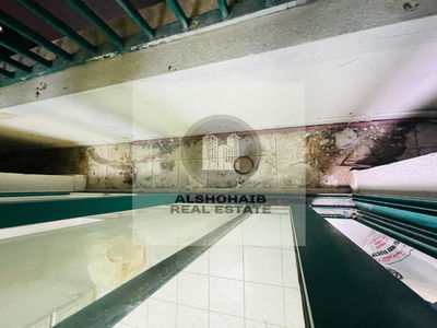 Khalidiya Street, United Arab Emirates  Khalidiya Street, United Arab Emirates