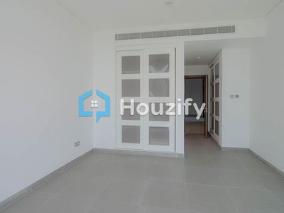 Waterfront Residential Towers, United Arab Emirates  Waterfront Residential Towers, United Arab Emirates