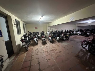 Xuan La Street, Vietnam Xuan La Street, Vietnam