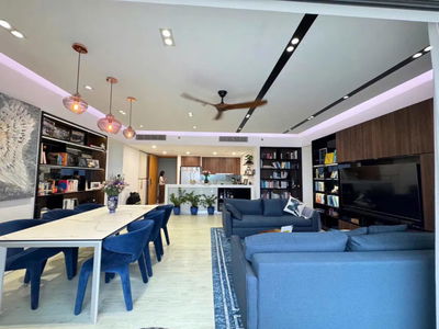 Gateway, Vietnam Gateway, Vietnam