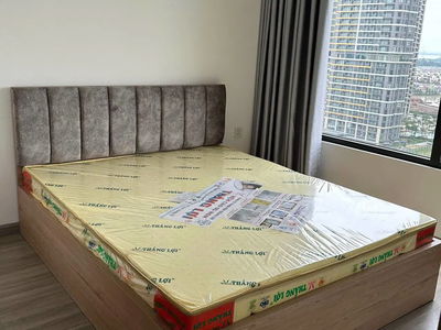 Beverly Solari, Vietnam Beverly Solari, Vietnam