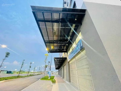 Waterpoint, Vietnam  Waterpoint, Vietnam